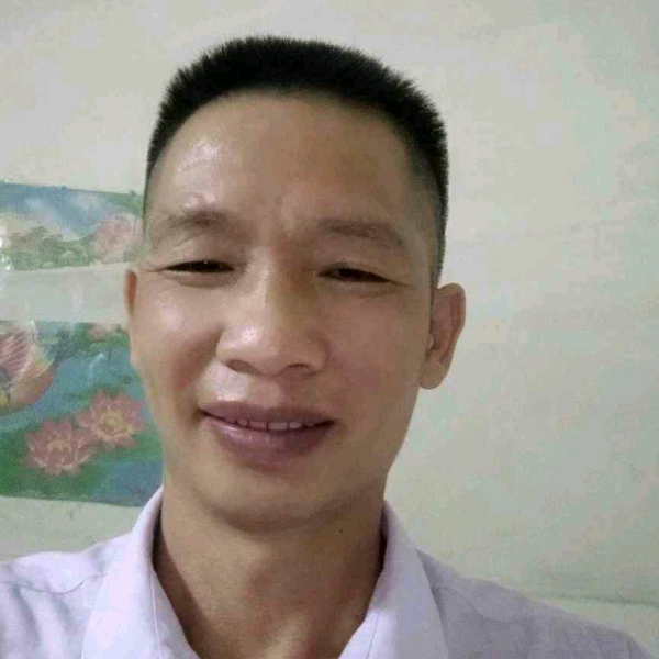 煎饼挽手错落的照片