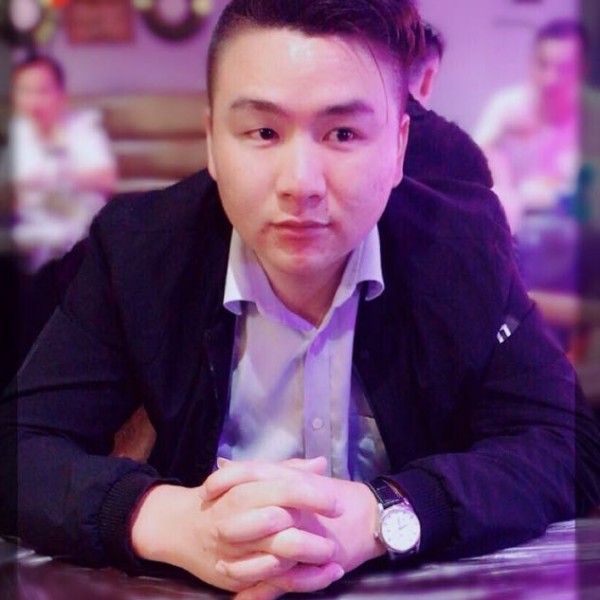 手揣兜兜的照片