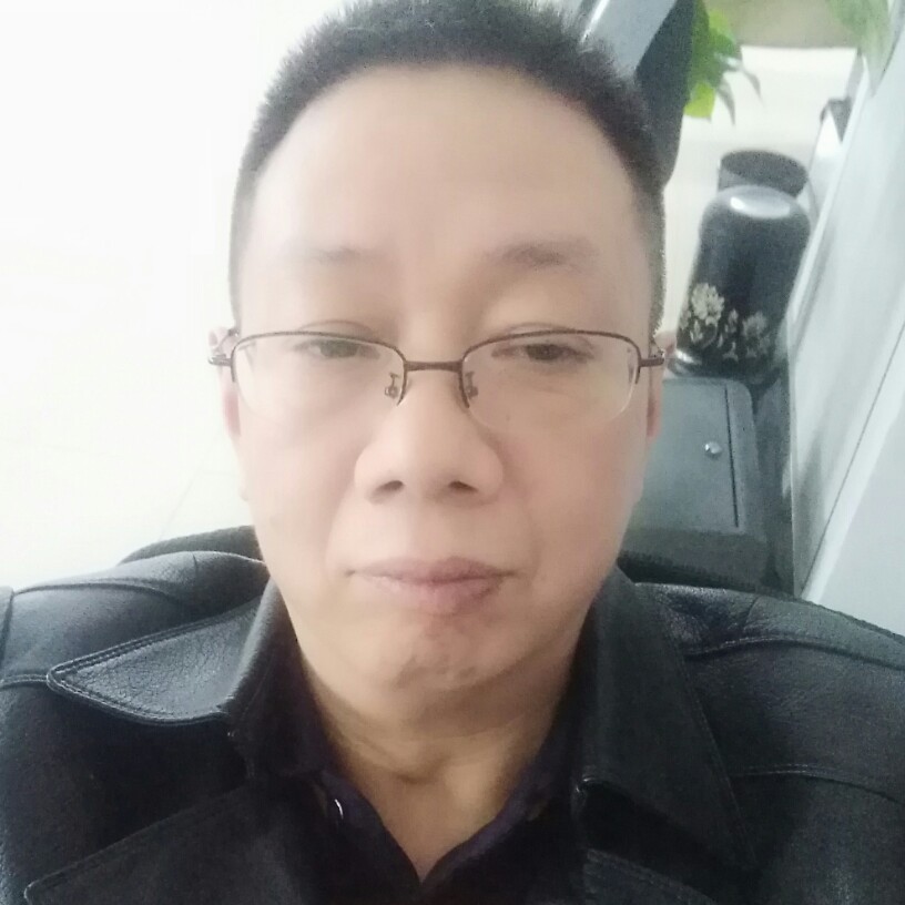 中心眼睛大的照片