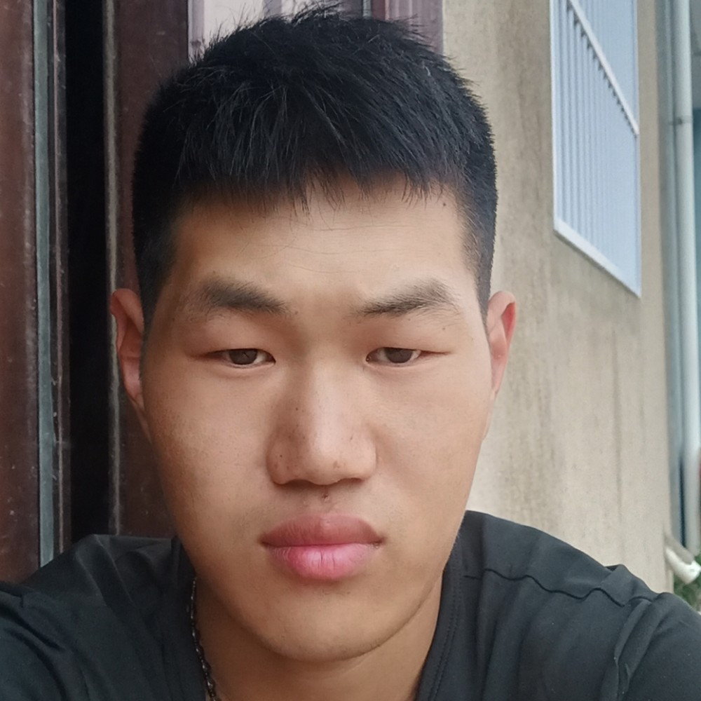 平湖等待微笑的照片