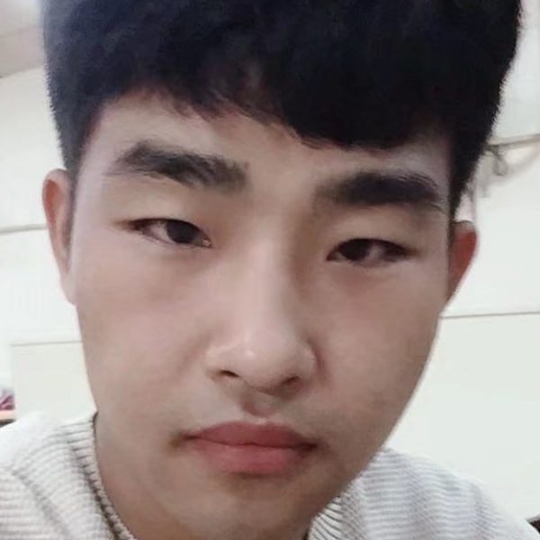 阳光小伙看好的照片