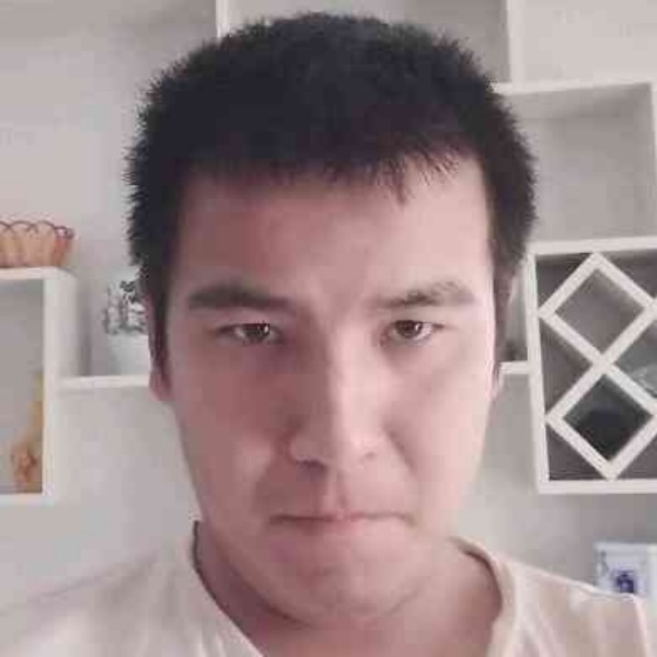 高高踢月光的照片