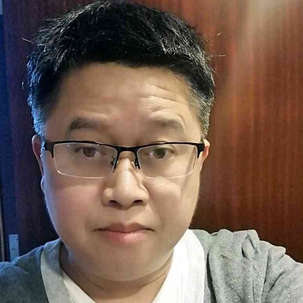 巧板眼的照片