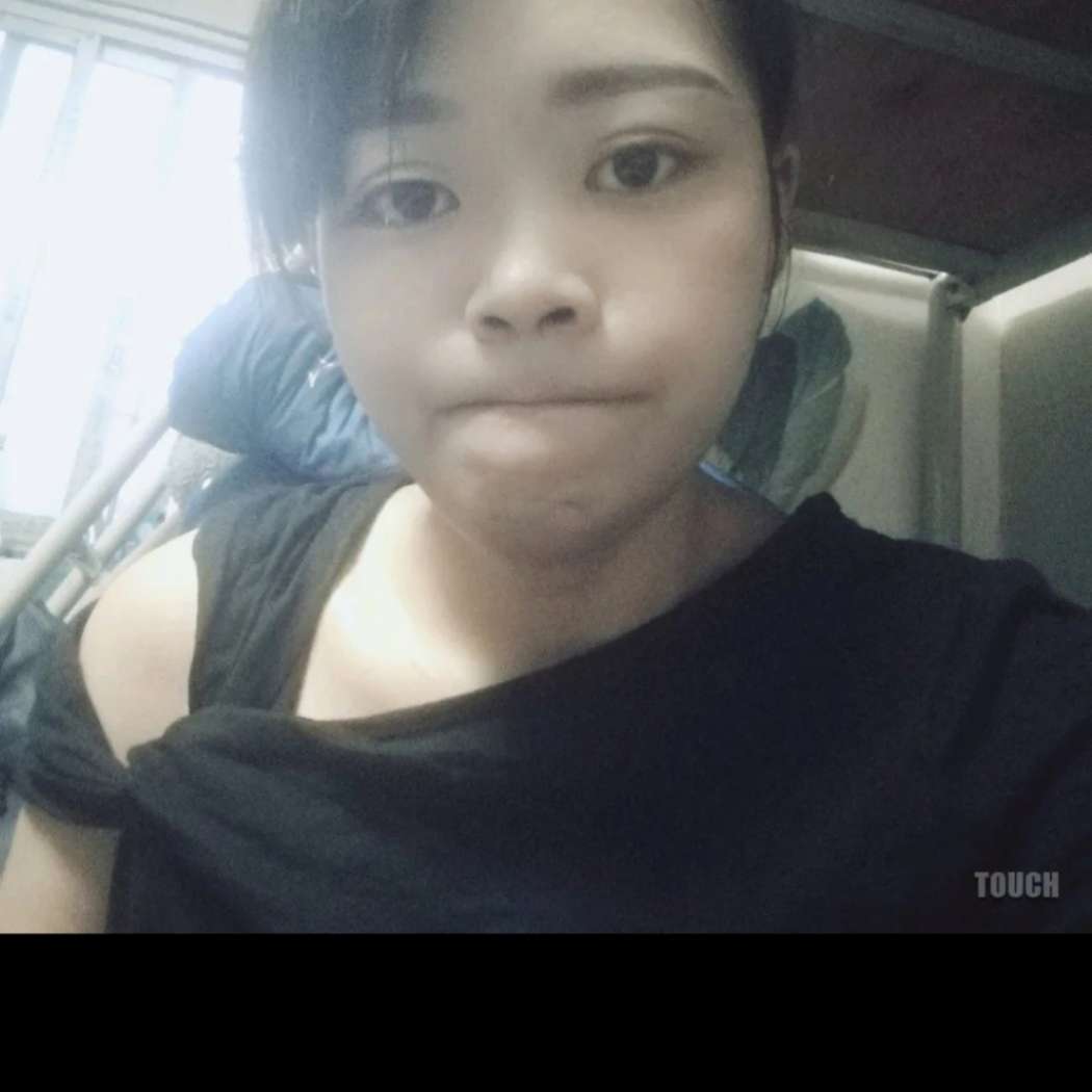 谦让还云朵的照片