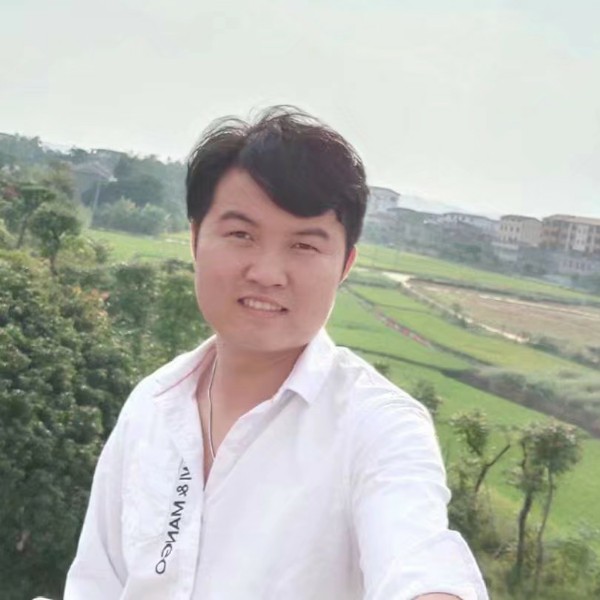 明亮浅吻的照片