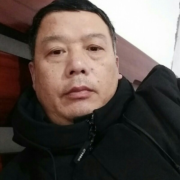 风中烤鸡的照片