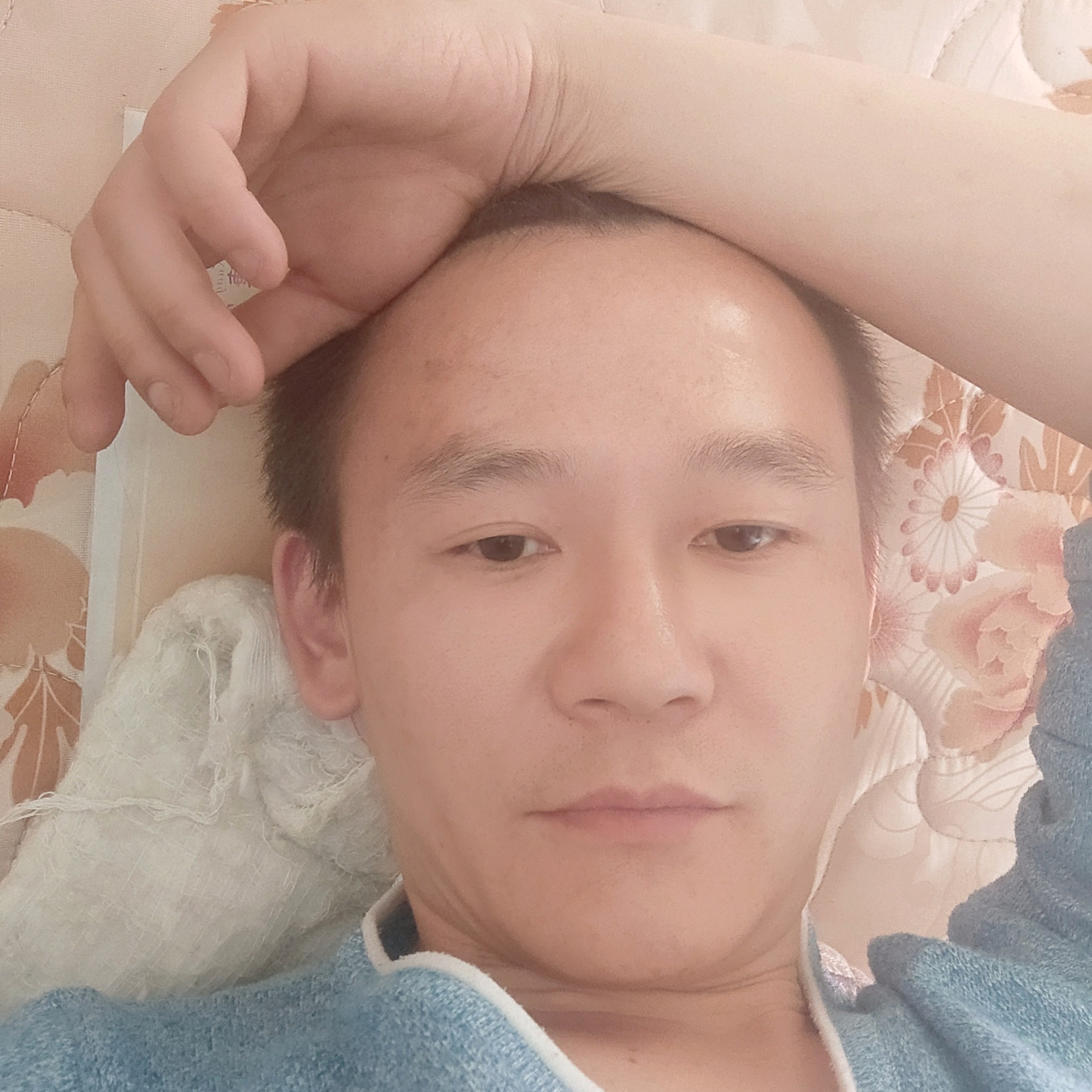 酒窝笑健康的照片