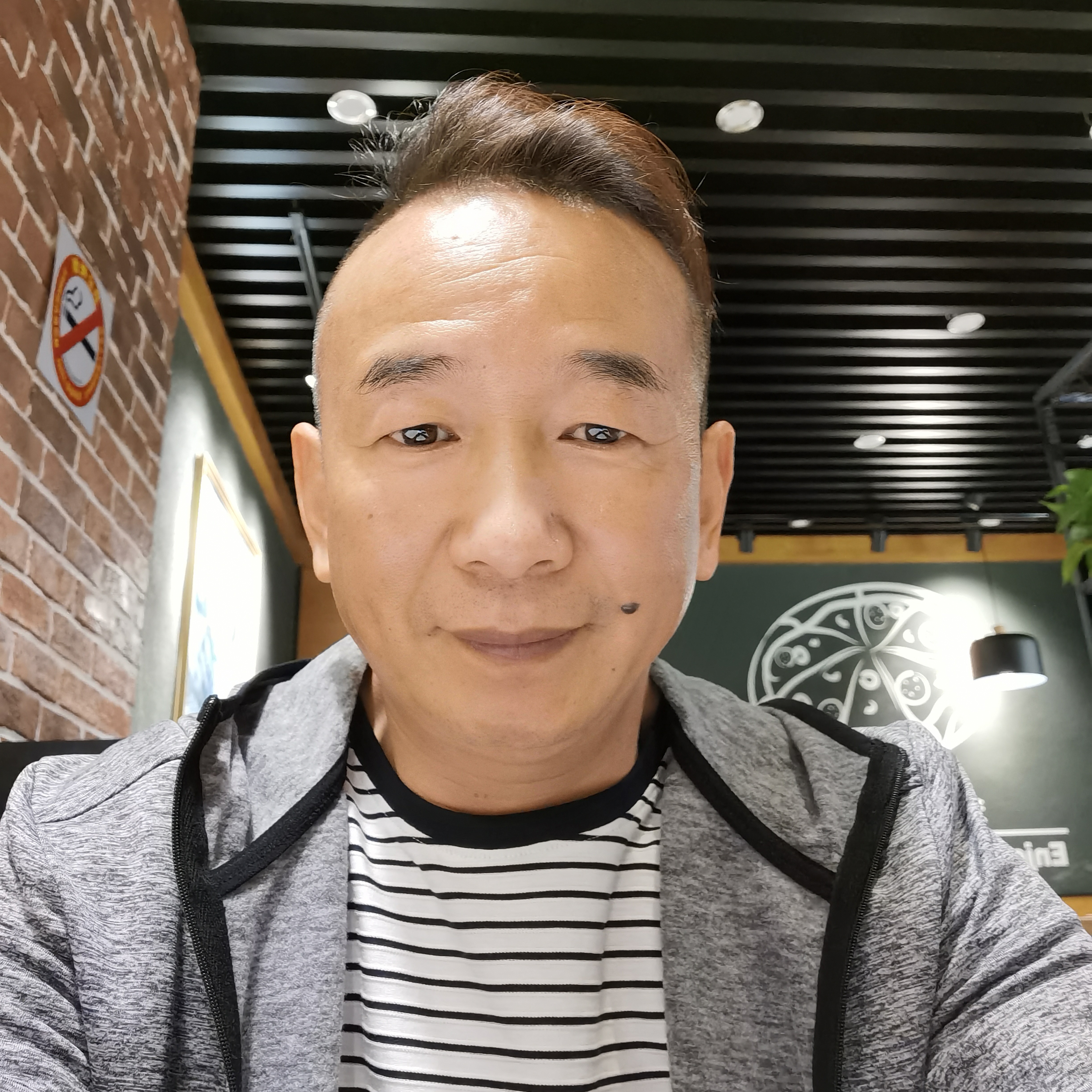 娇气漫步方盒的照片