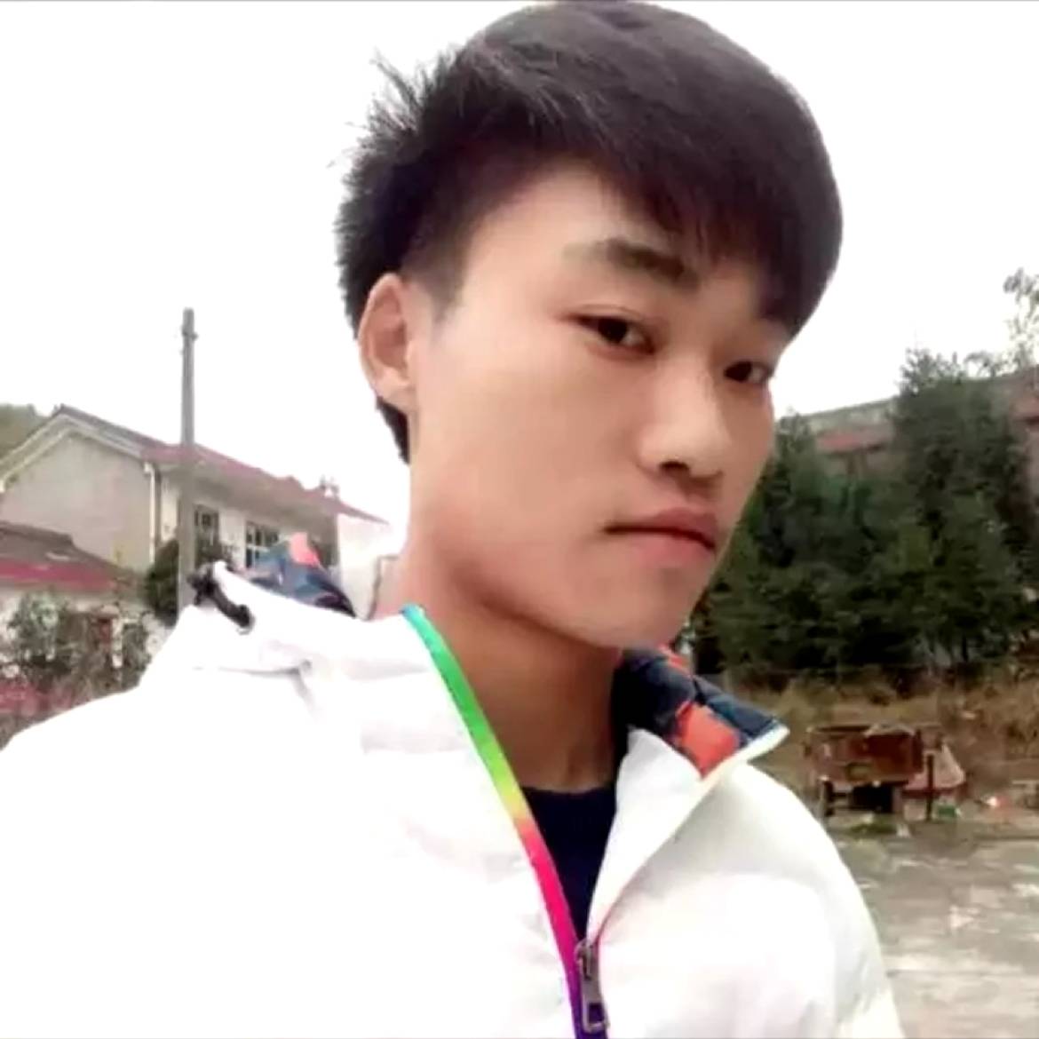 调皮专业户的照片