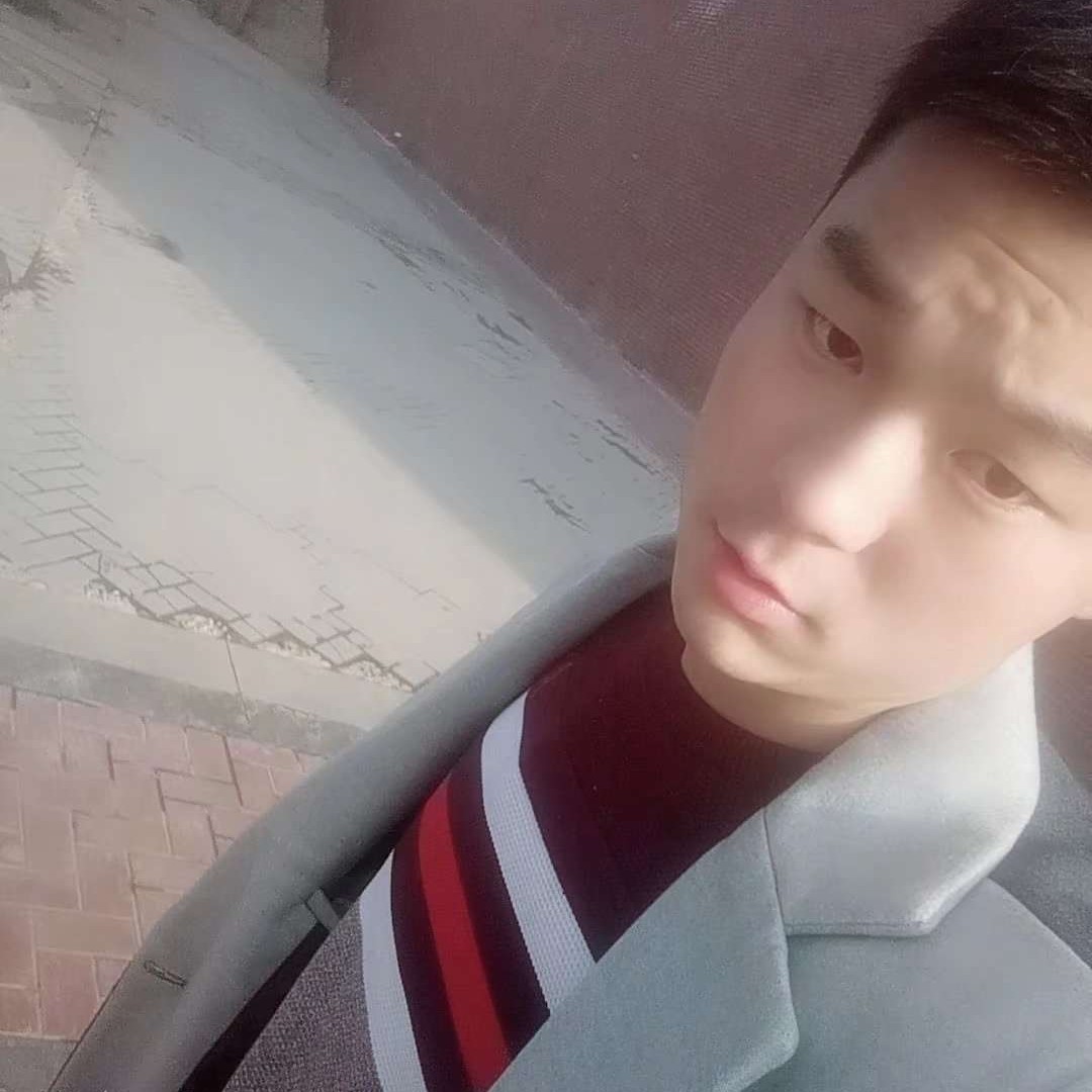 悦耳凝眸羽裳的照片