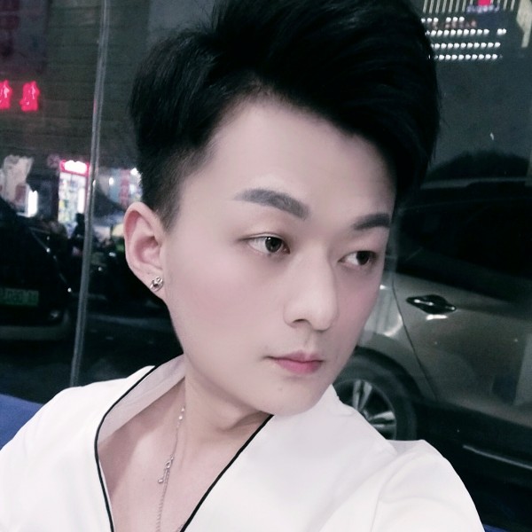 钱钱晴朗，的照片