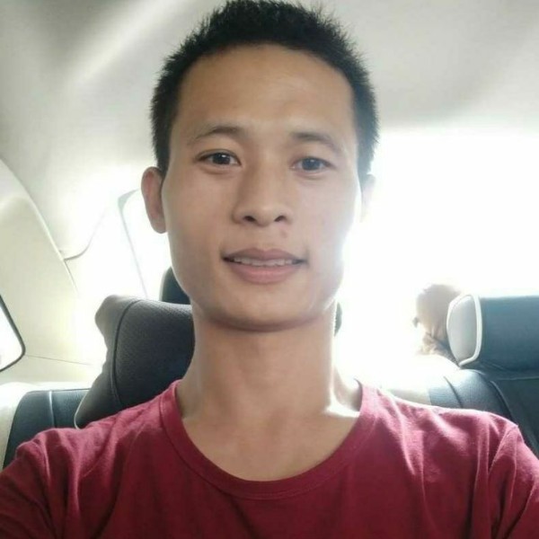 魁梧中心的照片