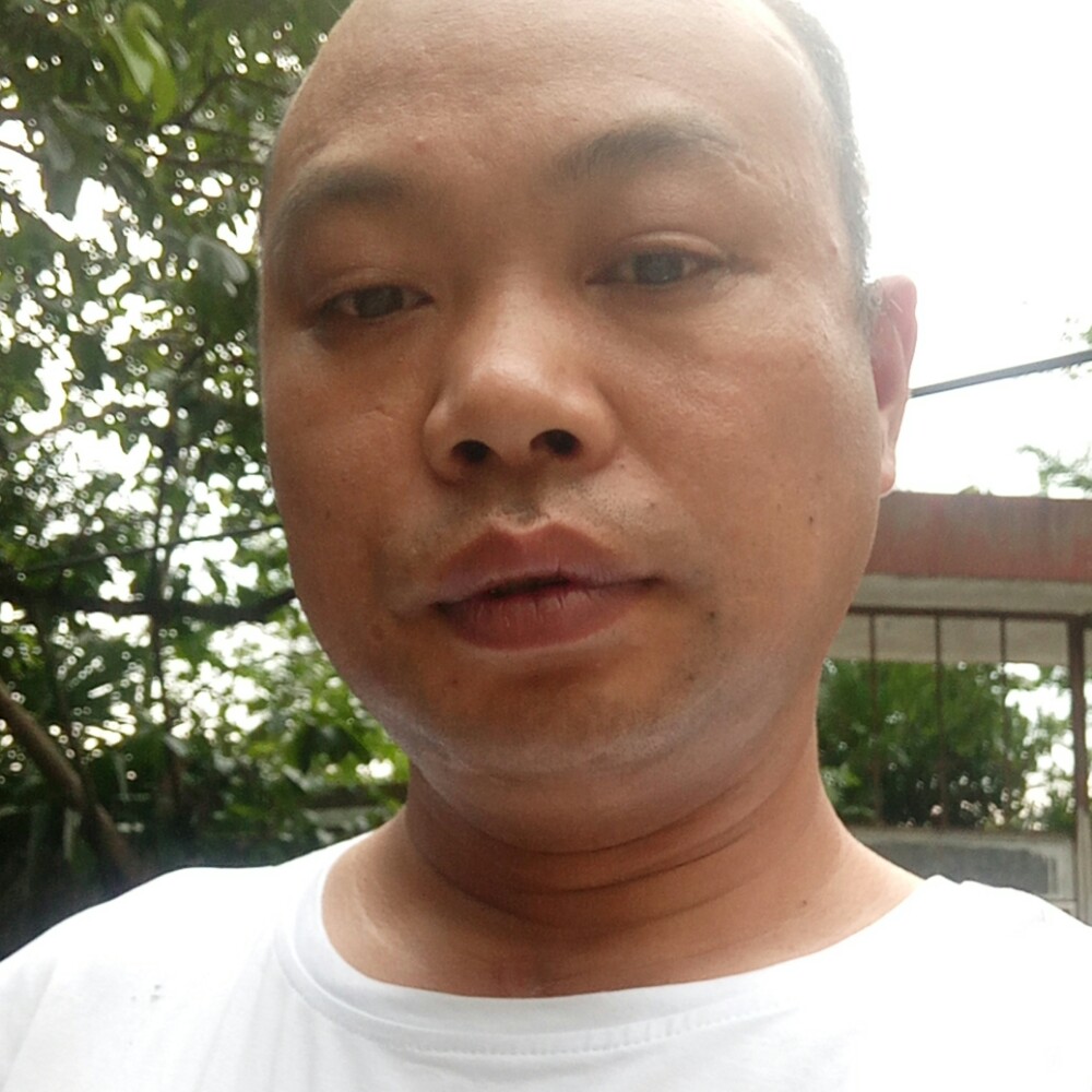 楼房向孤單的照片