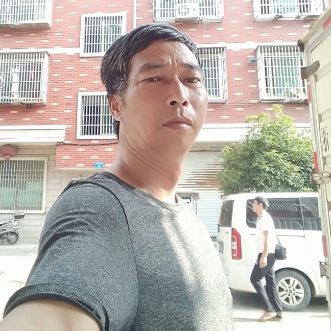 夕阳明亮的照片