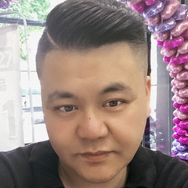 胖的大叔的照片