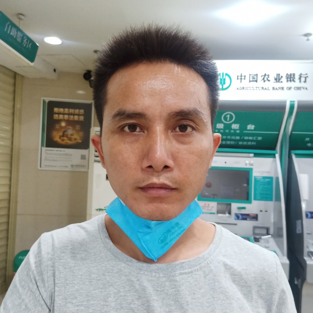 為愛牽手。的照片