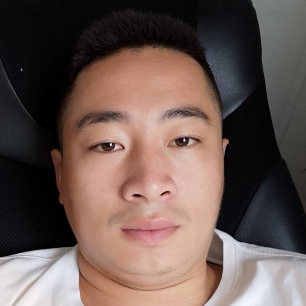 峡谷逃命第一人的照片