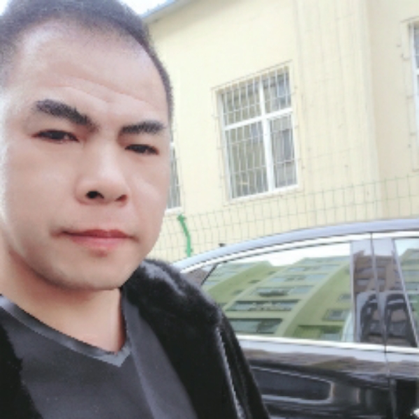 樱桃有知性的照片