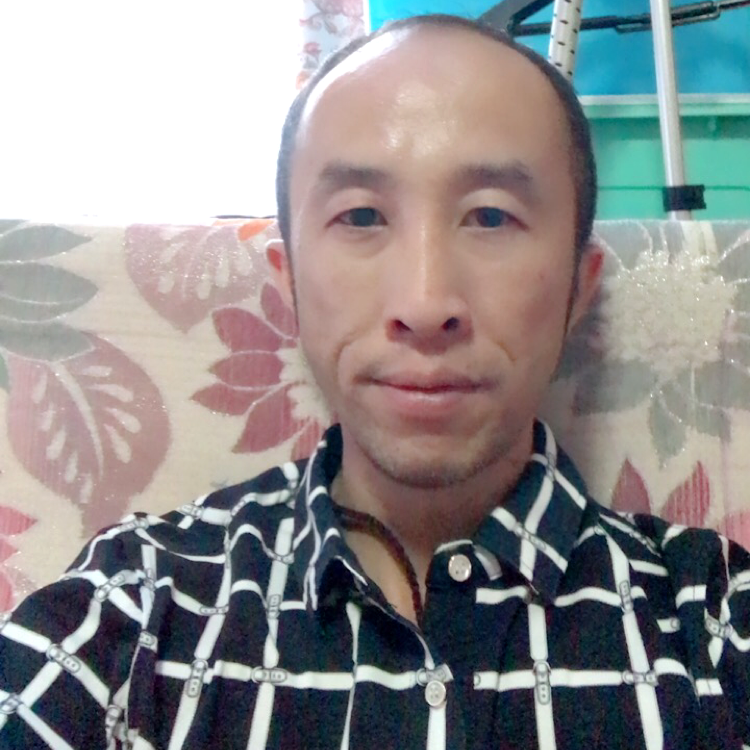 低调的小哥的照片