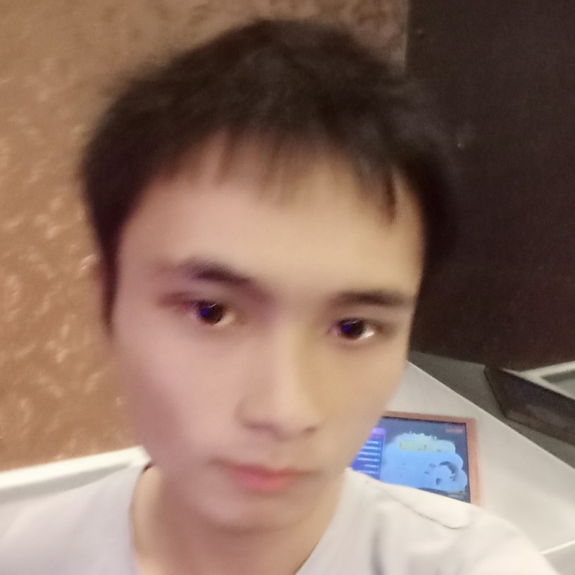 霸气的小男孩的照片