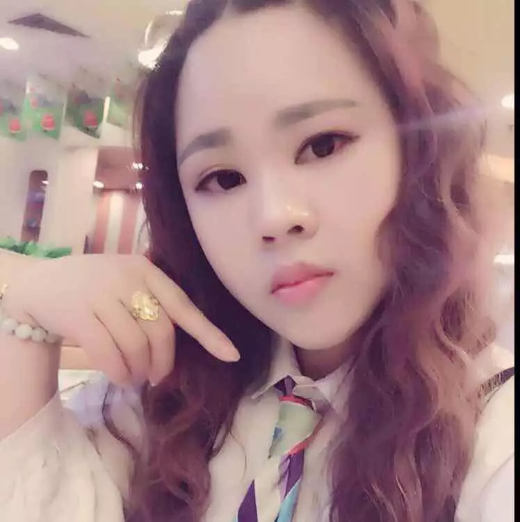 李鲜花的照片