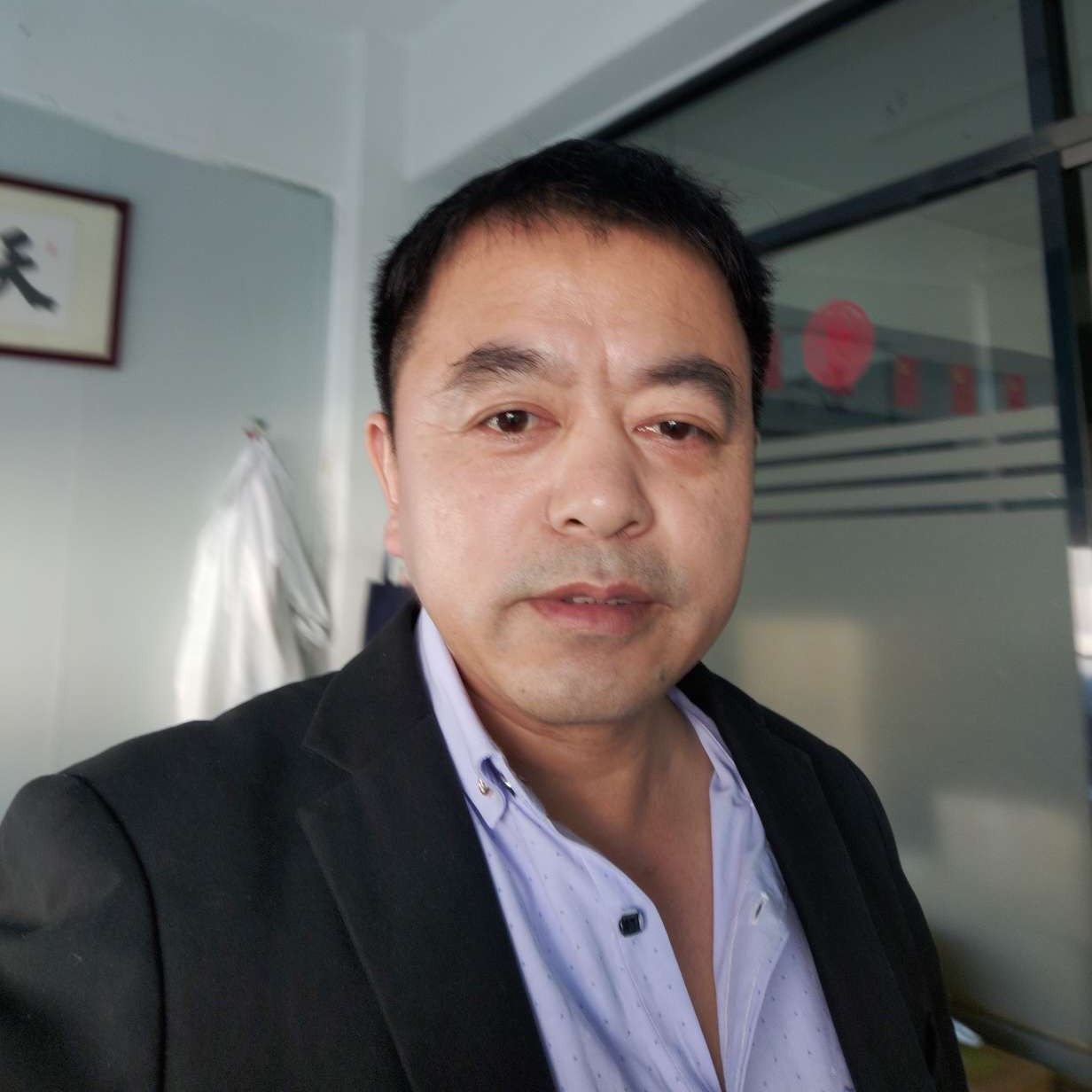 能干保卫思恋的照片