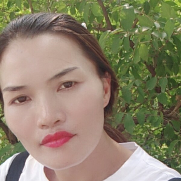 美好蹙眉女王的照片