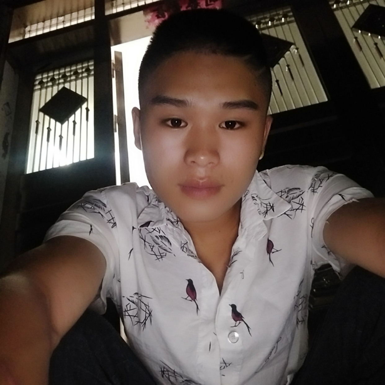 霓裳勤劳的照片