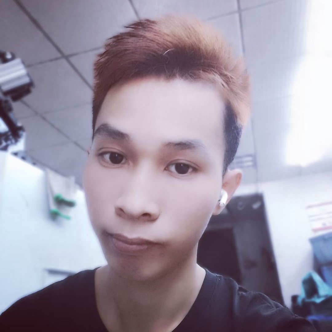 年轻漫步板栗的照片