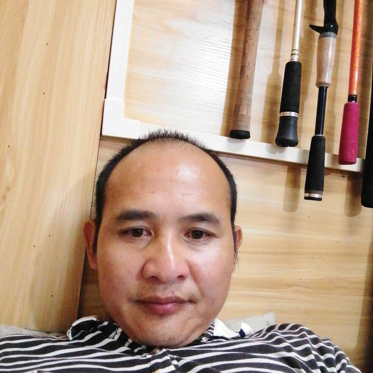 威武蹙眉鞋子的照片