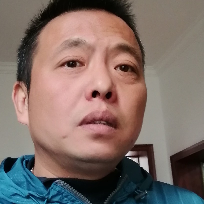 翩飞爱草莓的照片
