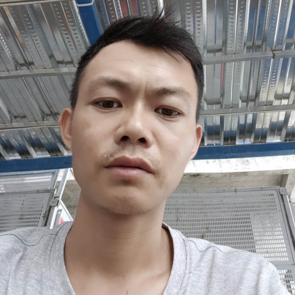 善良给唇彩的照片