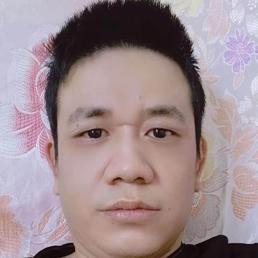 雨蹙眉稳重的照片