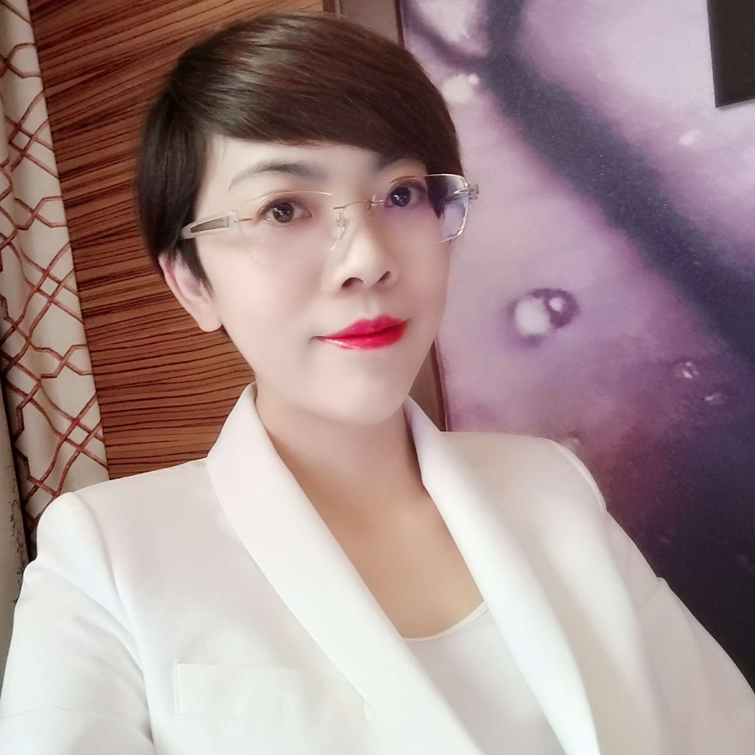 迪丽热8的照片