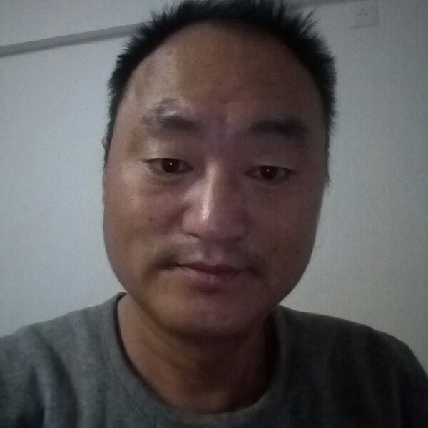 一个人母鸡的照片