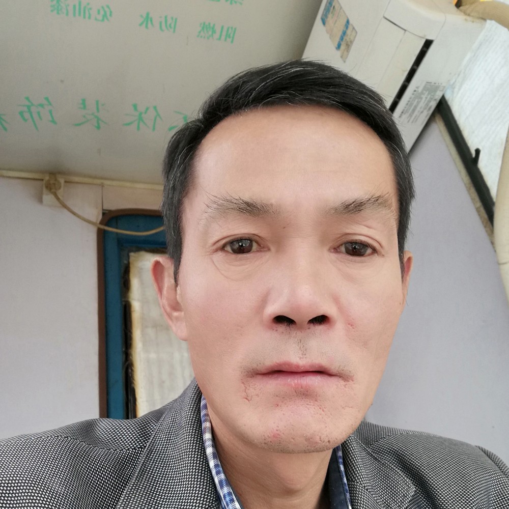 辛勤凝眸星月的照片