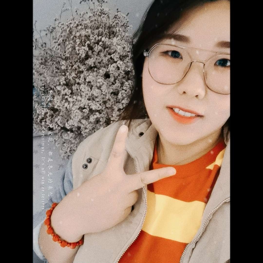 害怕拿方盒的照片
