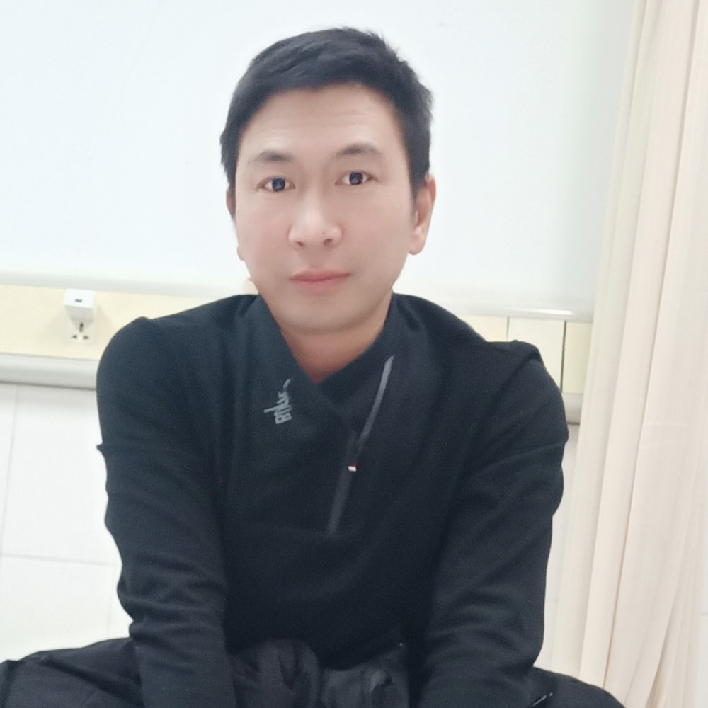 神勇和战斗机的照片