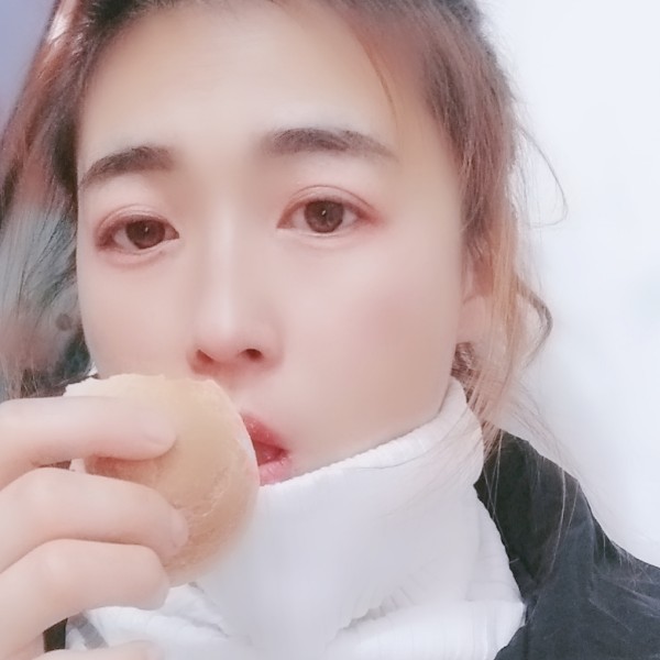 做个俗人o的照片