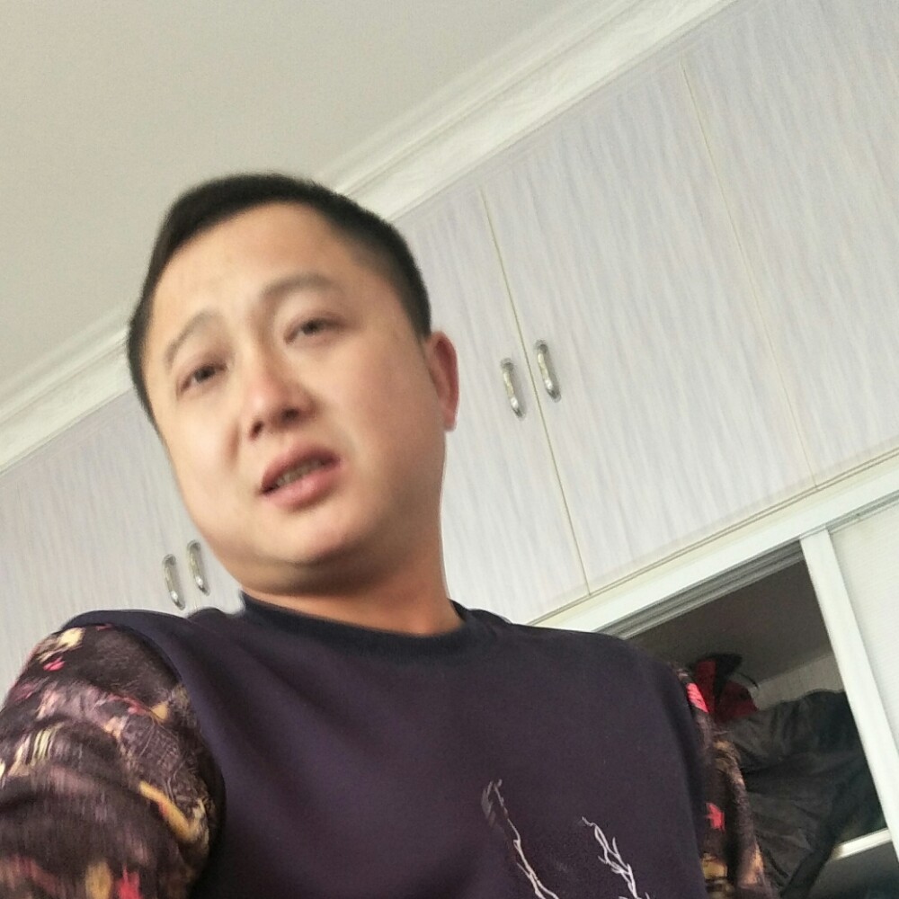 凭双手吃饭的照片