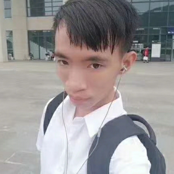 俏皮等待板栗的照片
