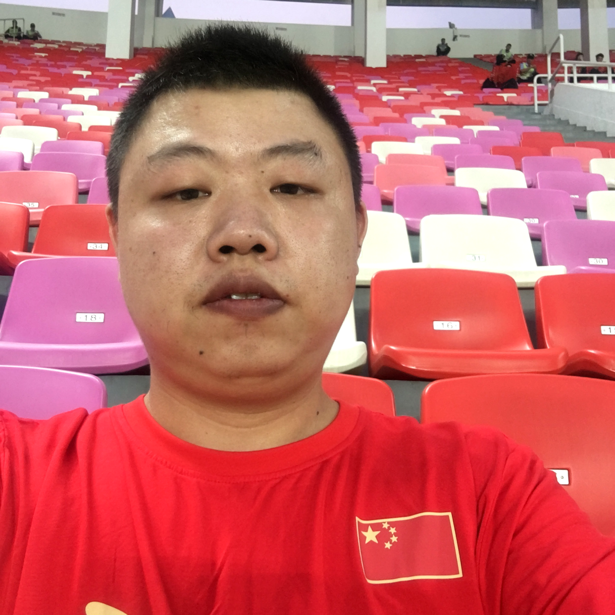 谁深拥白昼的照片