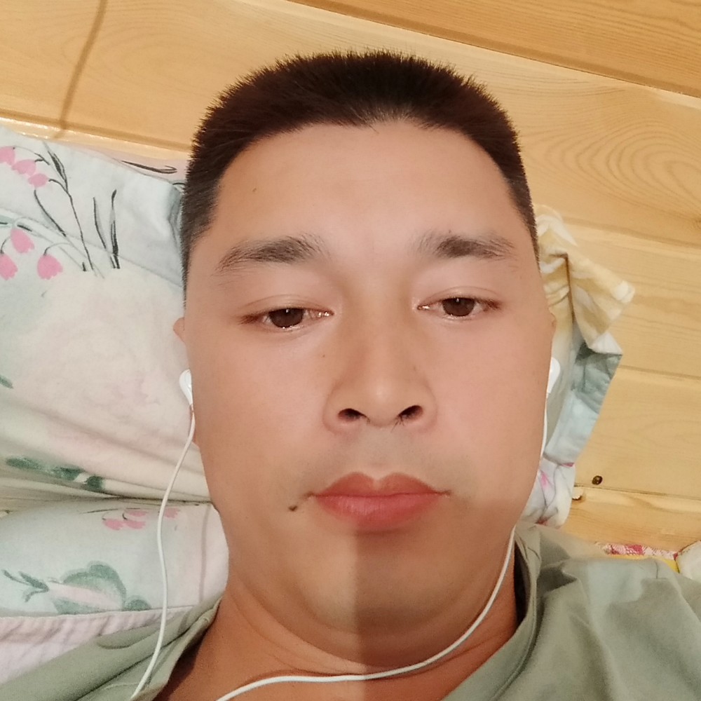 老男人单身寻爱的照片