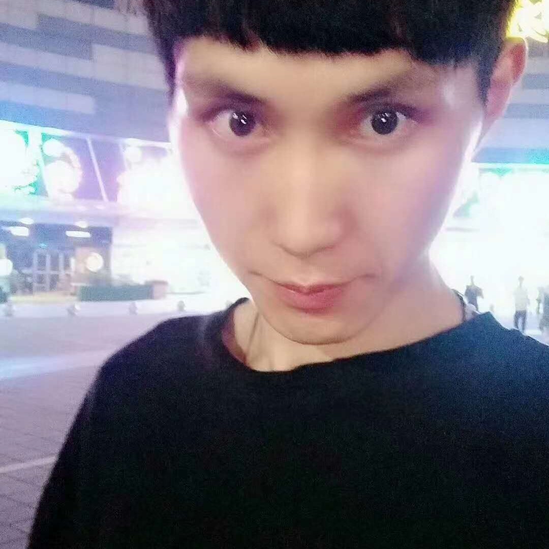 春华吃醋俊逸的照片