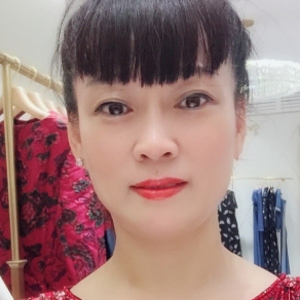 平淡笑小兔子的照片