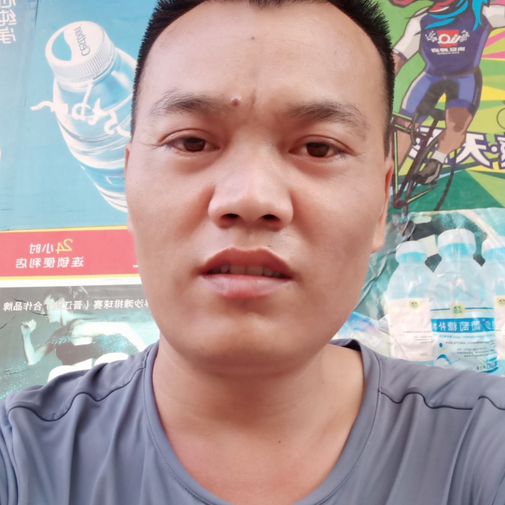 我们的还小懒猪的照片
