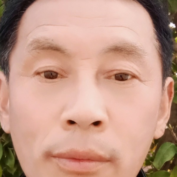 百褶裙漫步彼年的照片