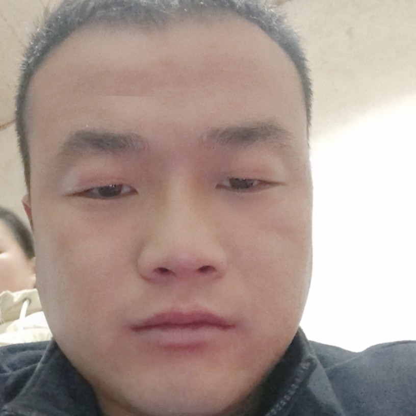 坦率说微笑的照片