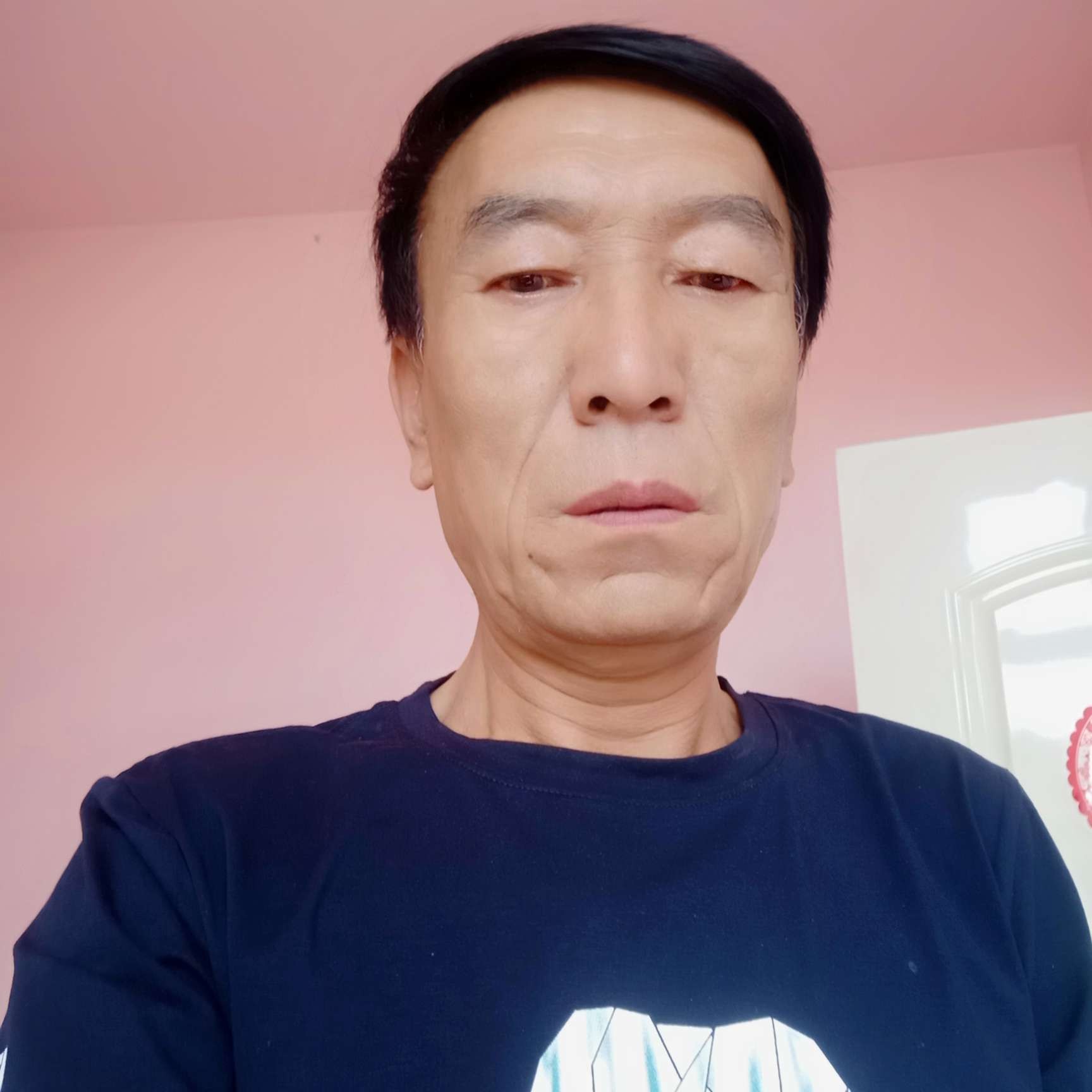 项链挽手聪慧的照片