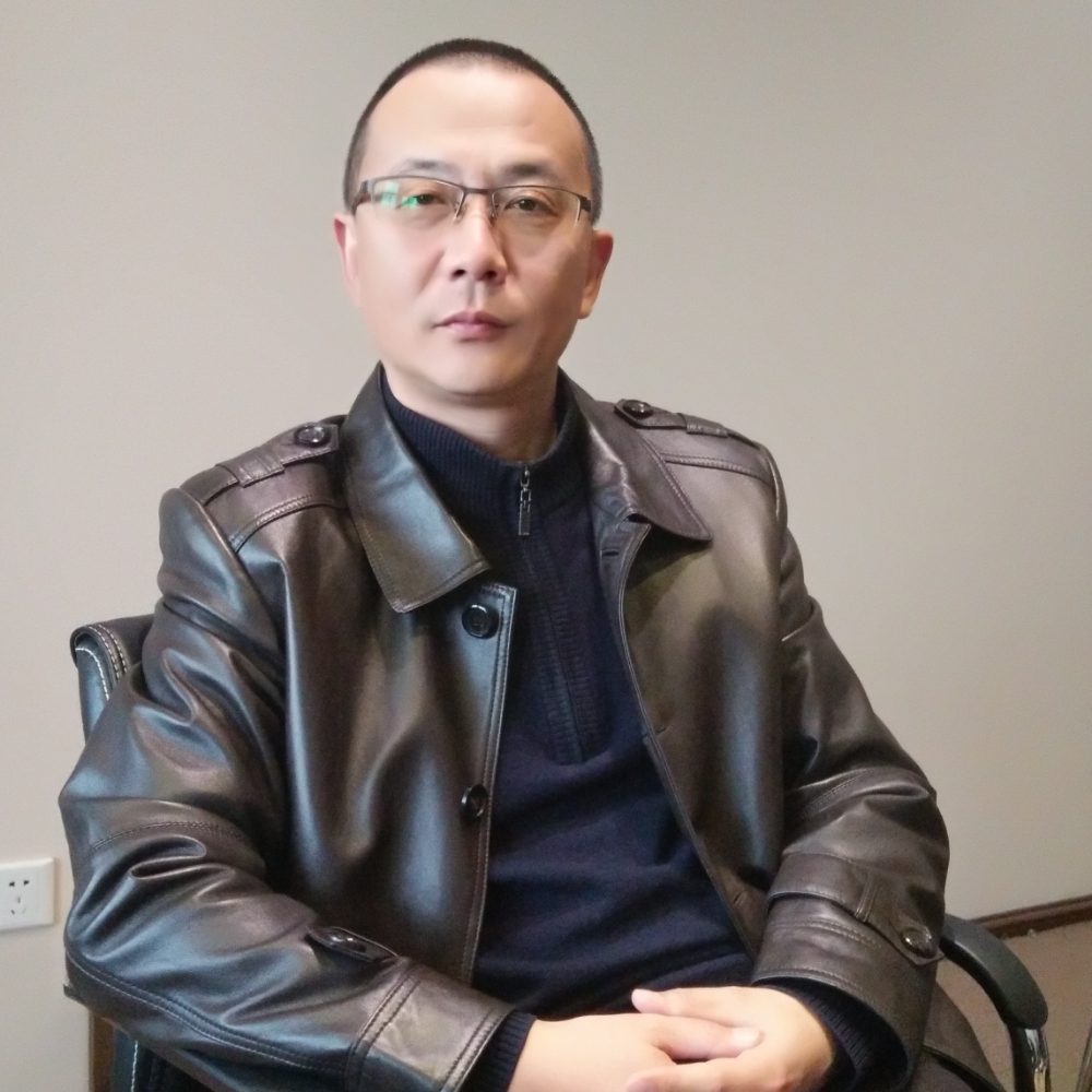 余溫請风中的照片
